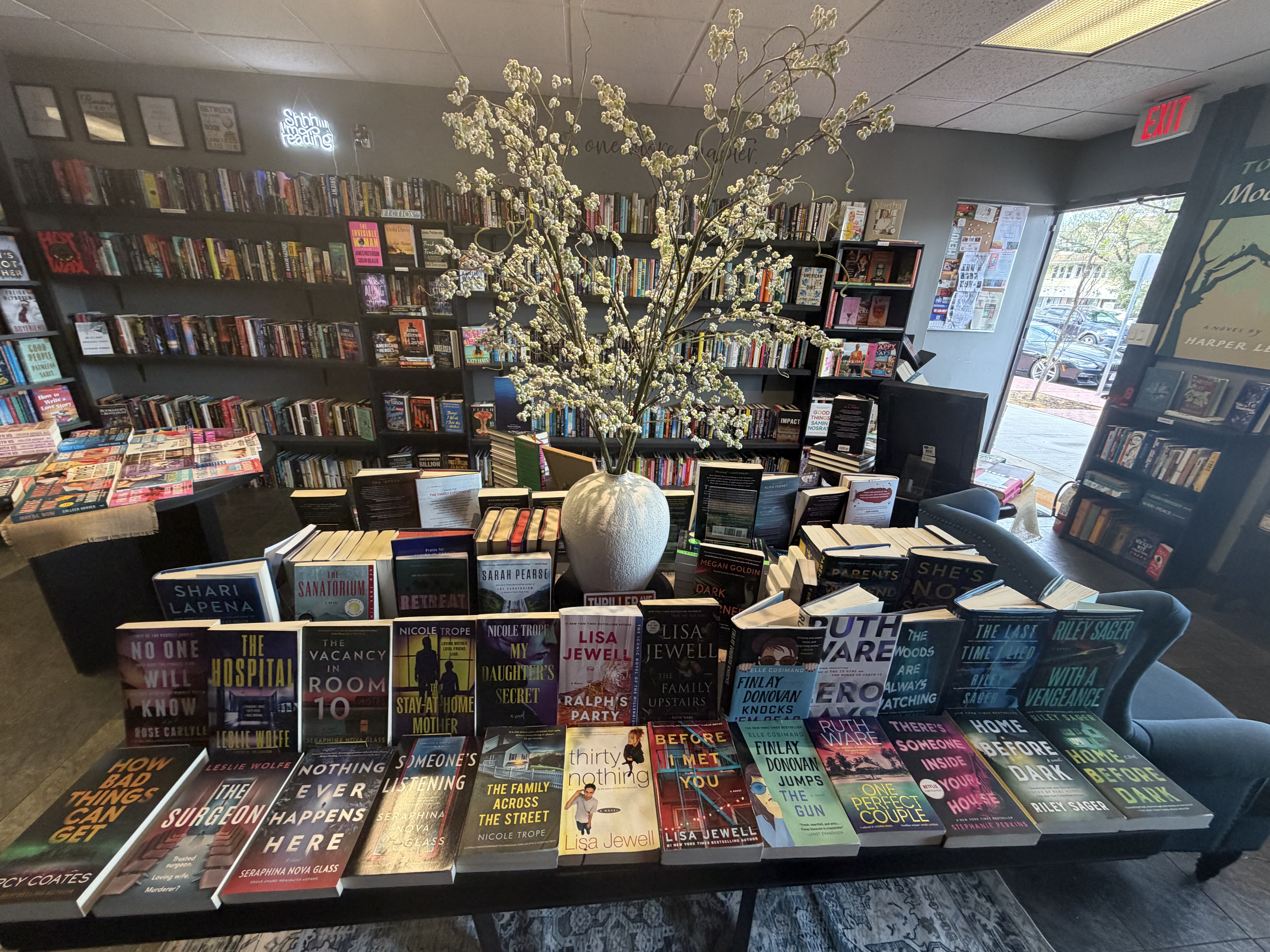 Cozy reading area at A NEW CHAPTER